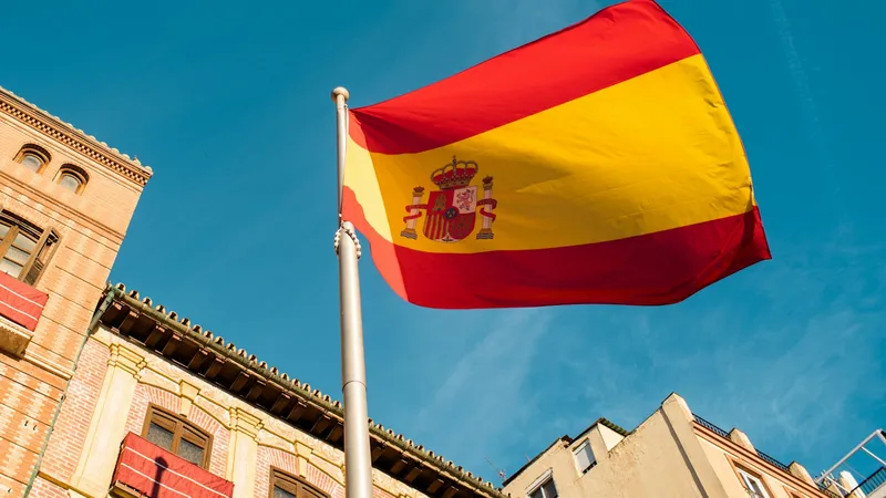 Spain's 2026 Migrant Regularization: How QR Codes Help NGOs, Lawyers, and City Councils